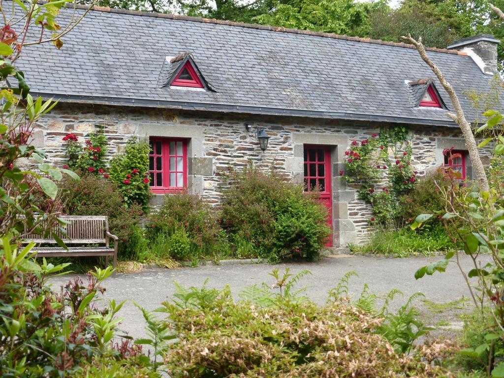 Moulin De Beuzidou Villa Saint-Urbain  Exterior photo